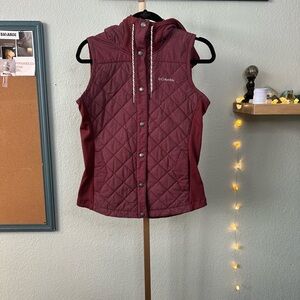 Columbia Women's Maroon Quilted Vest